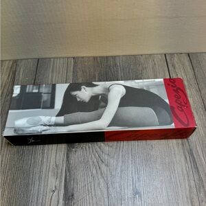 New In Box Capezio Pro Canvas Youth 2039 pink Ballet Dance Shoes Slippers 4.5 W